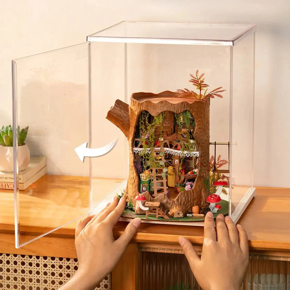 Opening front door on Rolife DF06L miniature display case