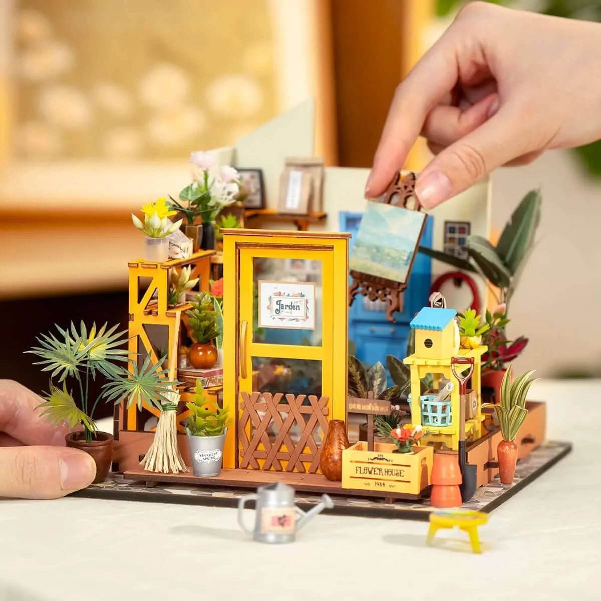 Cathy's Flower House DIY Miniature House - Toys Quiz