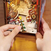 Christmas Street DIY Book Nook - Toys Quiz