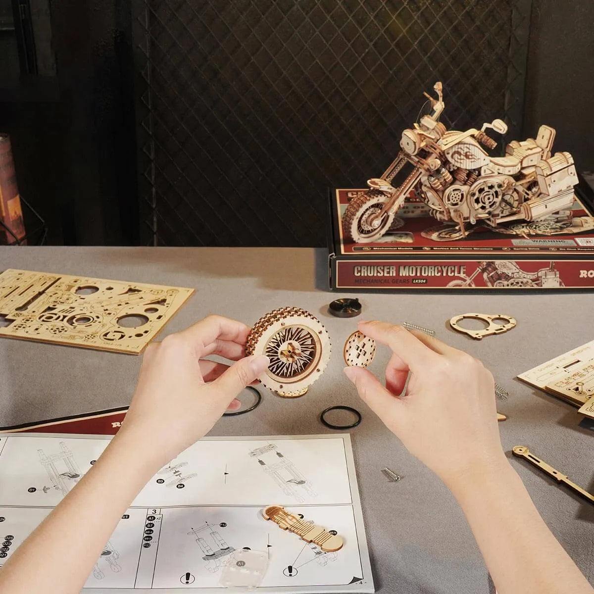 Cruiser Motorcycle 3D Wooden Puzzle - Toys Quiz