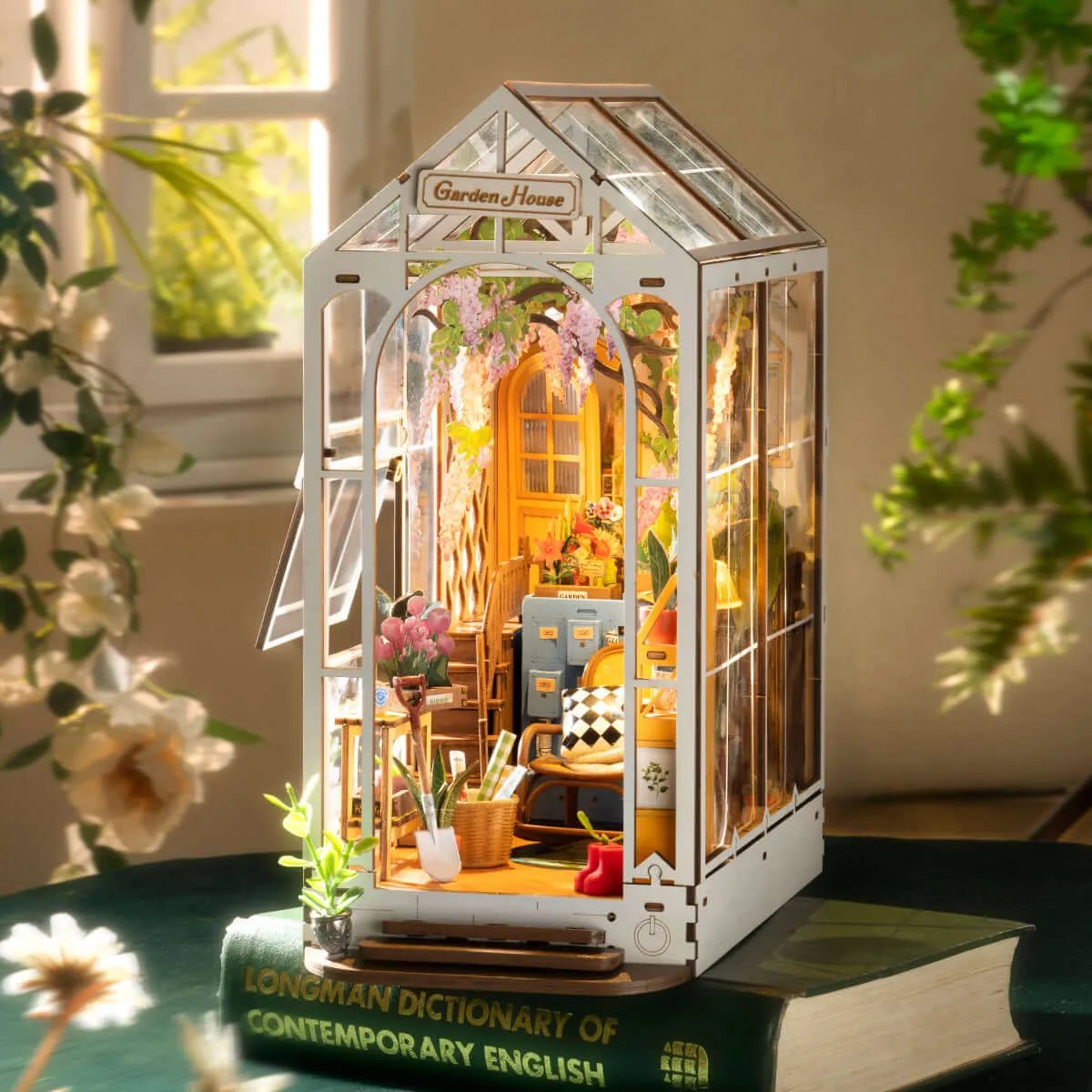 Holiday Garden House DIY Book Nook Kit - Toys Quiz