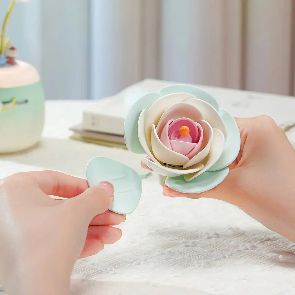 ROKR Minty Camellia Lamp DIY 3D Flower Night Light Toys Quiz