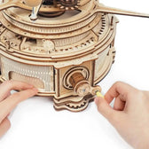 Mechanické Orrery 3D dřevěné puzzle - Toys Quiz