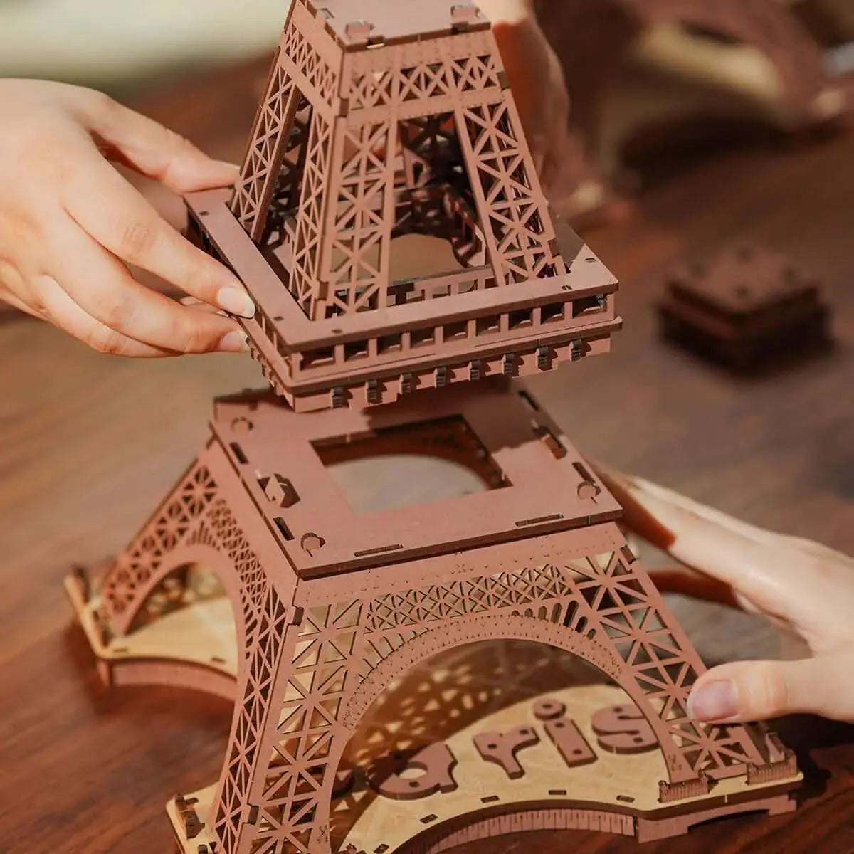 Night of the Eiffel Tower 3D Wooden Puzzle - Toys Quiz