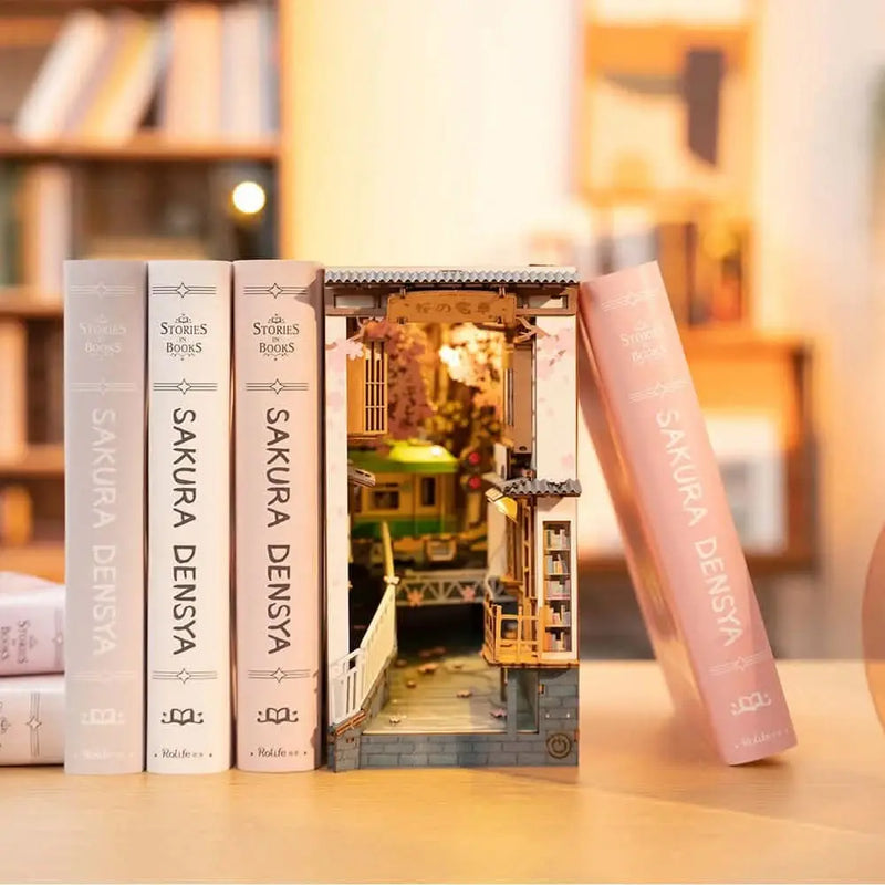 Sakura Densya DIY Book Nook Shelf Insert Kit - Toys Quiz